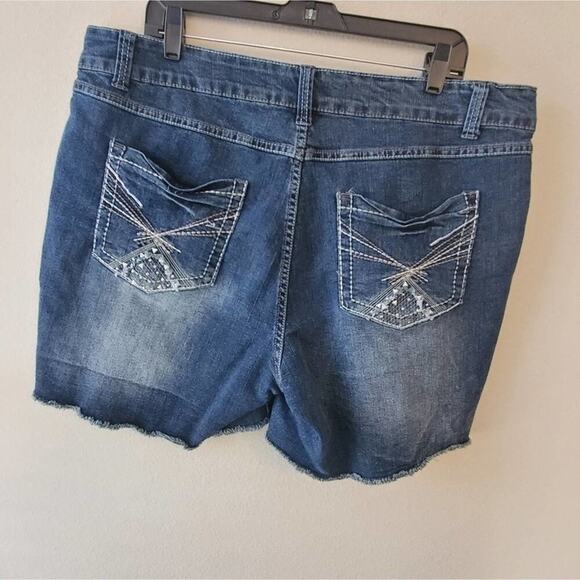 Denim Jean shorts raw hem plus size 20 - Picture 2 of 7
